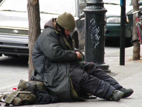 Sans-abris : les réquisitions de bâtiments publics et les tentes à la Préfecture, c’est pour bientôt ?