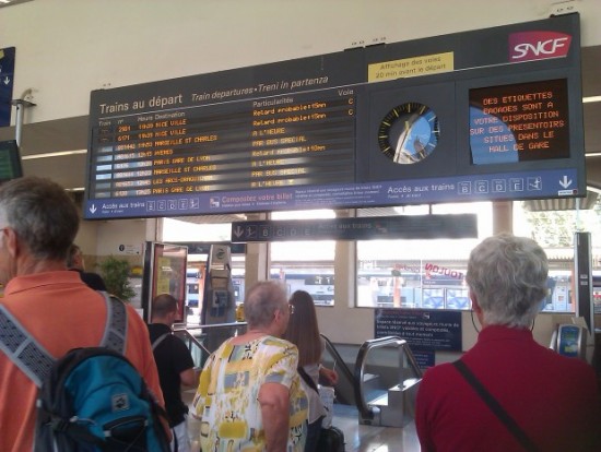 Neige : retards et annulations dans les gares lyonnaises et à l’aéroport Saint-Exupéry