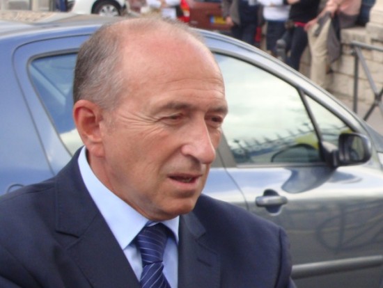 Collomb : « A force d’éviter les problèmes, les politiques se décrédibilisent »
