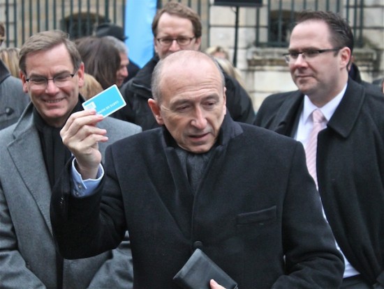 Car2go débarque à Lyon : "Moi qui suis nul en tout, je sais que ça c’est simple !"