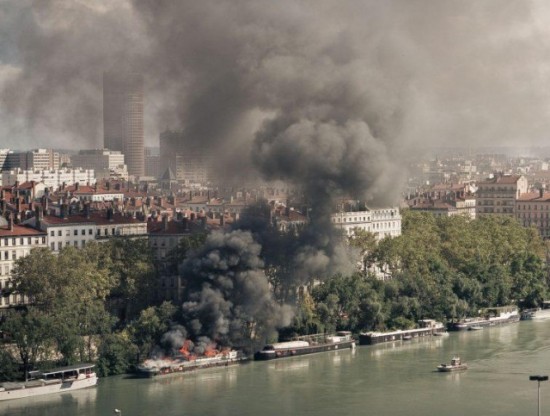 Incendie de péniche dans le 6e arrondissement de Lyon