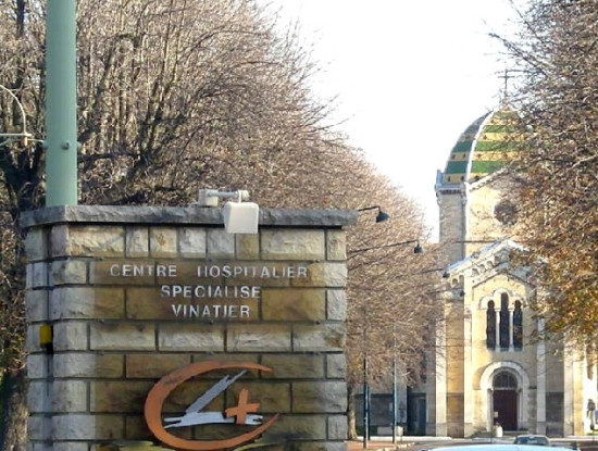 Après l'horloge de la cathédrale Saint-Jean, un homme s'en prend à un rabbin à Paris