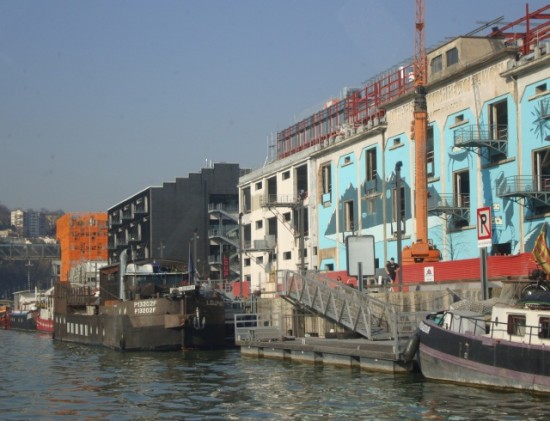 La galerie Houg fuit la Confluence faute de passage