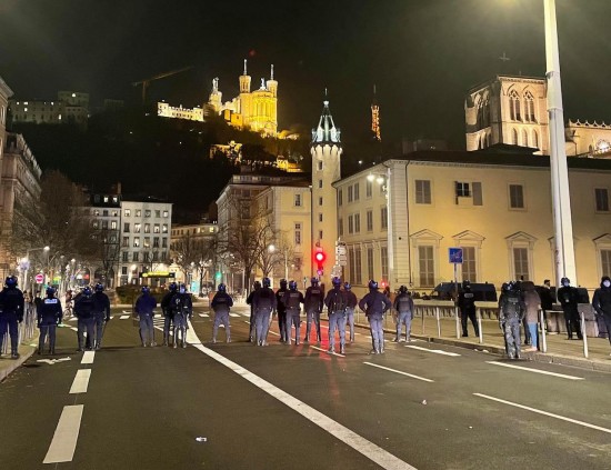 Lyon : des débordements lors de la seconde manifestation contre la loi "sécurité globale"