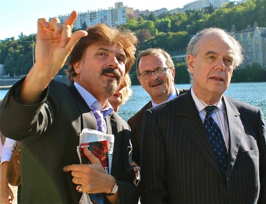 Hollande croise un Mitterrand à la Biennale de Lyon : « J’y ai vu comme un symbole »