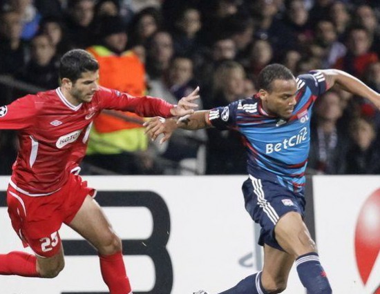 Ligue des Champions : Un nul et une deuxi&egrave;me place pour l'OL (vid&eacute;o)
