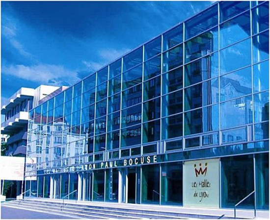 Gérard Collomb entend remettre les Halles de Lyon "dans les clous" 