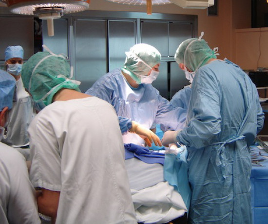 Une nouvelle greffe du visage réussie à Lyon