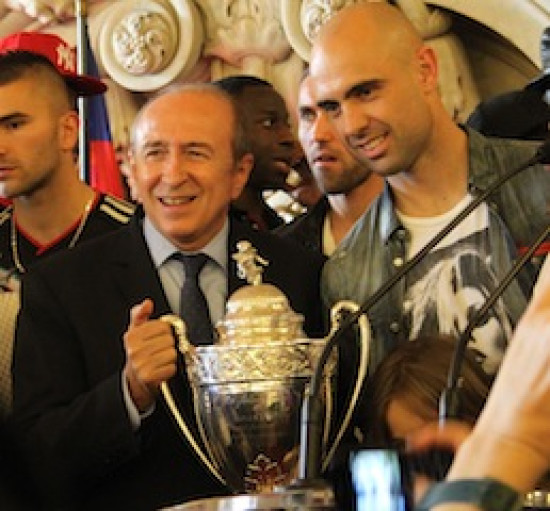 Chant anti-stephanois: Collomb n'a pas aim&eacute;