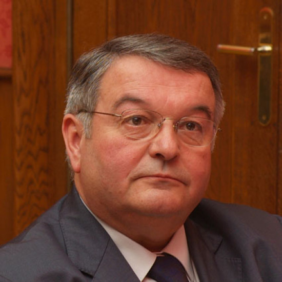 Eric Azières : "Reconstruire un centre crédible"