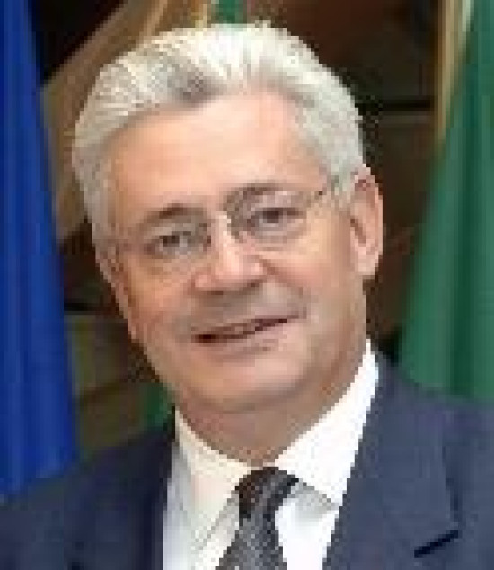 Congrès du FN : Bruno Gollnisch devance Marine Le Pen