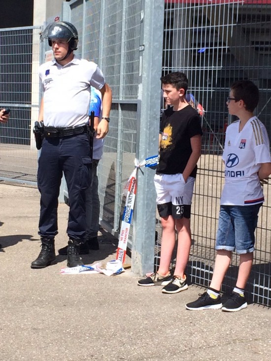 L’OL a invité l’un des jeunes supporters refoulés à Nancy L’OL a invité l’un des jeunes supporters refoulés à Nancy