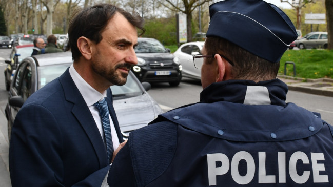 "Ca va les fake news ?" : Grégory Doucet et ses chiffres sur les policiers dénoncés par Jean-Michel Aulas "Ca va les fake news ?" : Grégory Doucet et ses chiffres sur les policiers dénoncés par Jean-Michel Aulas