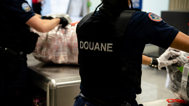 Lyon-Saint-Exup&eacute;ry :  belle d&eacute;couverte des douaniers dans les bagages d'un jeune homme en provenance de Casablanca&nbsp;