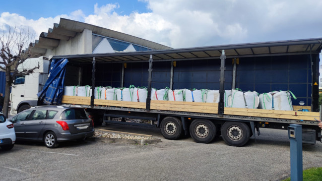 Plus d&rsquo;une tonne de coca&iuml;ne cach&eacute;e dans des sacs de terreau : une saisie &agrave; plus de 75 millions d&rsquo;euros effectu&eacute;e par les douanes au sud de Lyon