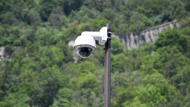 Rillieux-la-Pape : une cam&eacute;ra de vid&eacute;osurveillance arrach&eacute;e &agrave; l&rsquo;aide d&rsquo;une pelleteuse en pleine nuit
