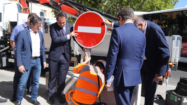 Parking Saint-Jean à Lyon : après des mois de critiques, les plots en béton retirés Parking Saint-Jean à Lyon : après des mois de critiques, les plots en béton retirés