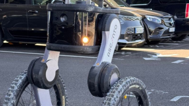 Ce robot équipé d’IA surveille désormais les parkings de l’aéroport de Lyon Ce robot équipé d’IA surveille désormais les parkings de l’aéroport de Lyon
