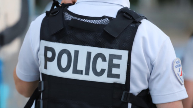 Il venait de terminer son service : un policier pris pour cible en pleine nuit pr&egrave;s de Lyon