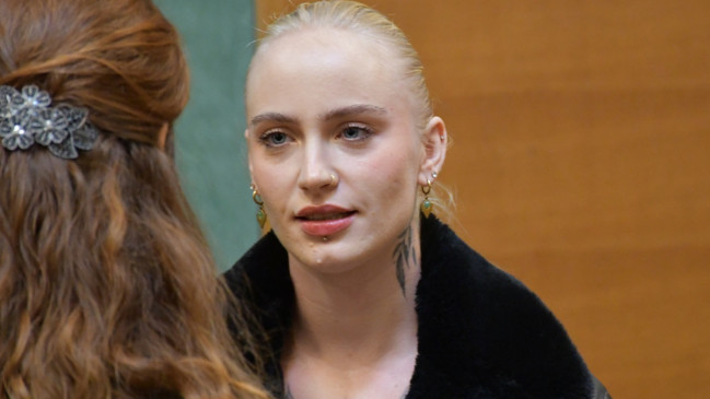 "Consanguinit&eacute; dans certaines populations maghr&eacute;bines" : &agrave; Lyon, Mila &eacute;chappe &agrave; sa condamnation gr&acirc;ce &agrave; une erreur de proc&eacute;dure