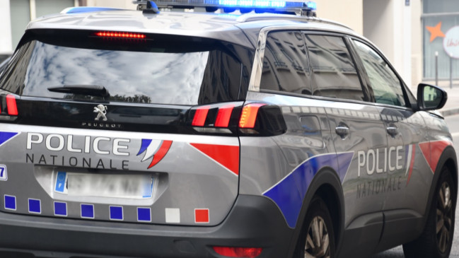 Près de Lyon : une inquiétante photo d'un homme armé circule, un jeune homme interpellé Près de Lyon : une inquiétante photo d'un homme armé circule, un jeune homme interpellé