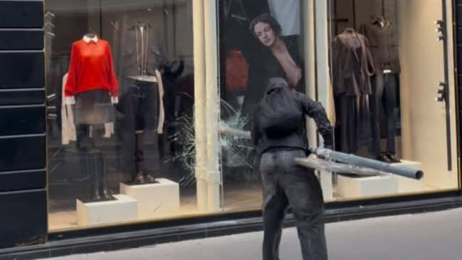 17 octobre à Lyon : des pillages et des saccages en pagaille, une journée noire pour le commerce 17 octobre à Lyon : des pillages et des saccages en pagaille, une journée noire pour le commerce