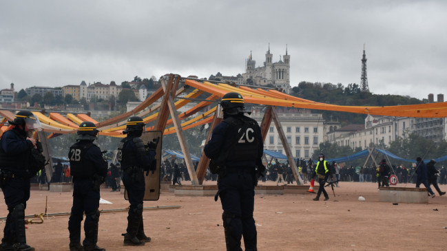 24 octobre à Lyon : jusqu'à 25 000 personnes attendues malgré l'interdiction de manifester 24 octobre à Lyon : jusqu'à 25 000 personnes attendues malgré l'interdiction de manifester