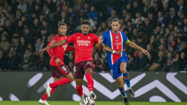 PSG-OL : Lyon craque dans les vingt derni&egrave;res minutes et chute de la 1re &agrave; la 5e place