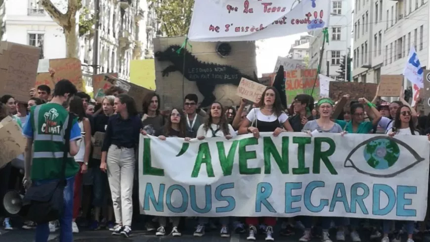 Un millier de personnes réunies à Lyon pour une marche pour le climat