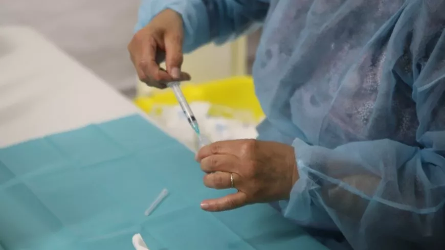 La Région Auvergne Rhône Alpes entend aider les vaccinodromes pour éviter "un gaspillage des doses"