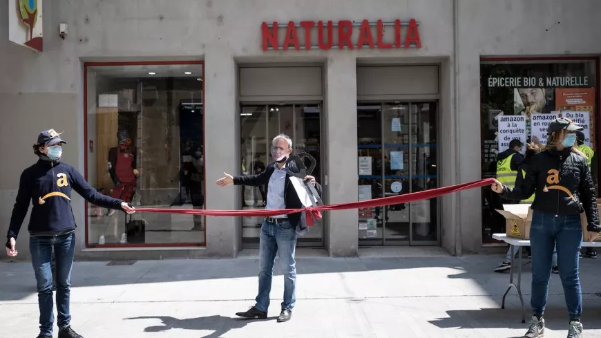 Lyon : Alternatiba s’en prend à Naturalia à cause de son partenariat avec Amazon