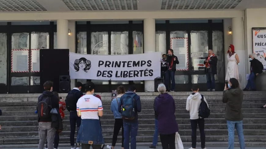 Villeurbanne : plusieurs collectifs saisissent le Conseil Constitutionnel contre la loi "sécurité globale"