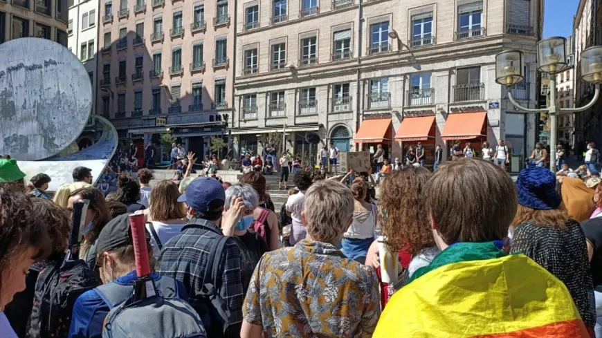 Lyon : 250 personnes se sont retrouvées pour la "fierté lesbienne"
