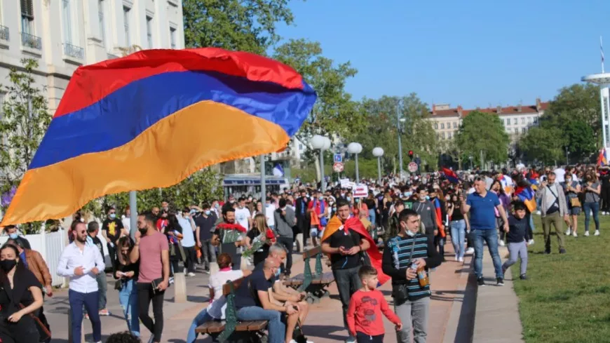 Lyon : 700 Arméniens mobilisés pour commémorer le génocide et dénoncer la situation au Haut-Karabagh