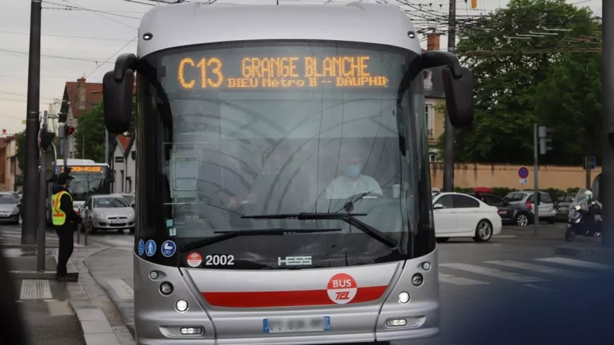 Il est désormais possible de relier Lyon à Caluire avec un trolleybus "nouvelle génération" 100% électrique