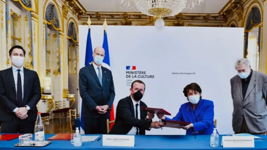Le maire de Villeurbanne rencontre Roselyne Bachelot pour officialiser le label "Capitale française de la culture"
