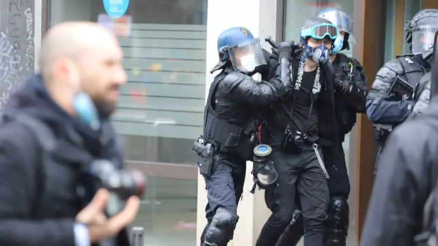 Black blocs infiltrés dans le cortège du 1e mai à Lyon : la CGT "ne se laissera pas impressionner par ces pratiques fascisantes"