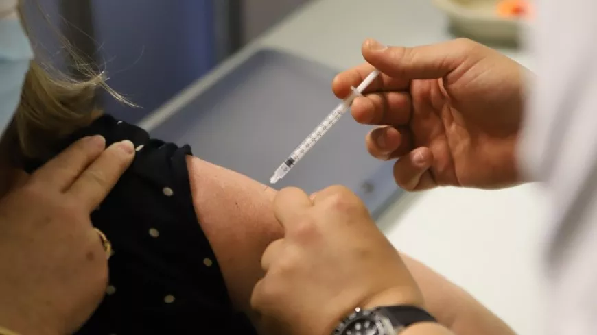 Covid-19 à Lyon : objectif 16 000 vaccinations par semaine au Palais des Sports et une nocturne ce mardi