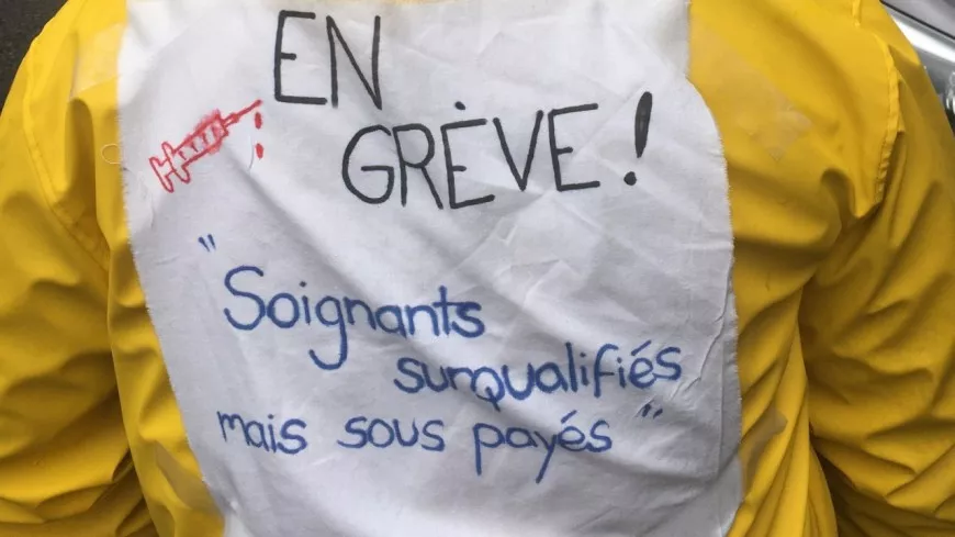 Service de réanimation en grève : environ 200 soignants manifestent à Lyon