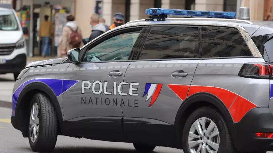 Lyon : il braque un chauffeur VTC mais oublie son téléphone dans le véhicule