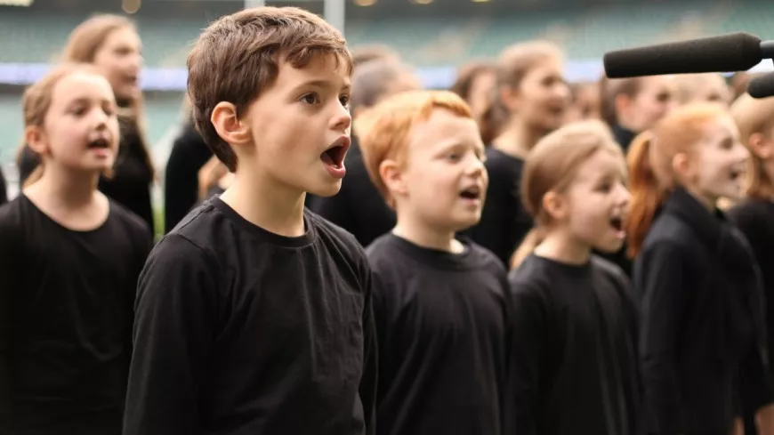 Lyon : leurs enfants chantent sans masque dans une chorale, ils saisissent l’ARS