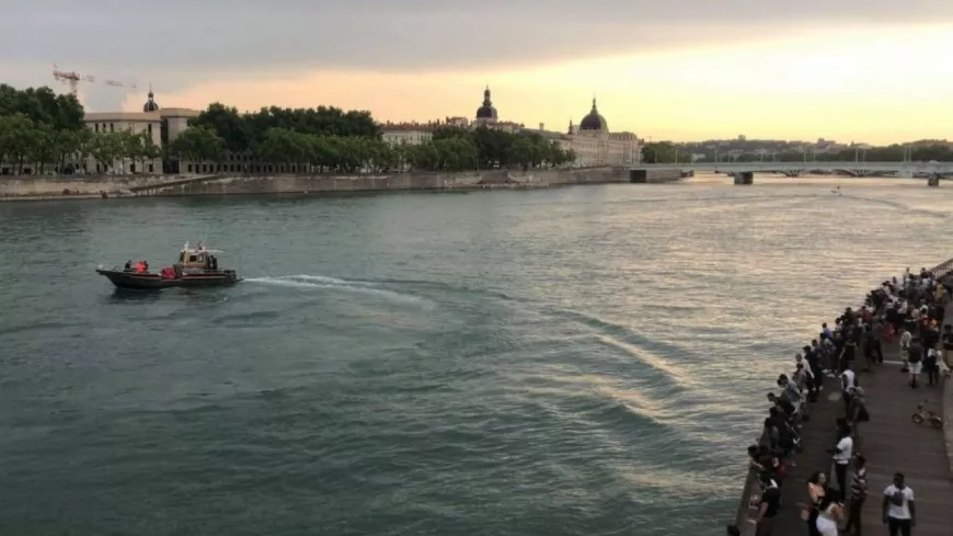 Lyon : un homme retrouvé mort après avoir été projeté dans le Rhône du pont de la Guillotière, la police lance un appel à témoins