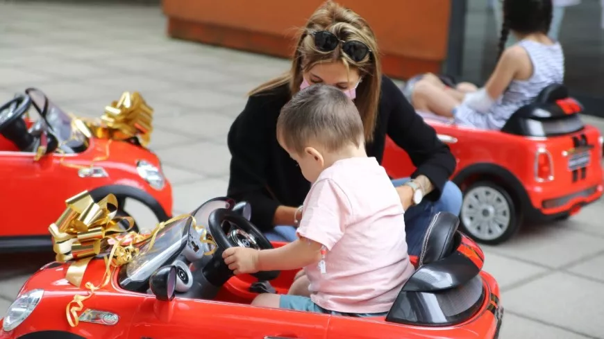 Près de Lyon : 11 voiturettes arrivent à l'HFME pour redonner le sourire aux enfants
