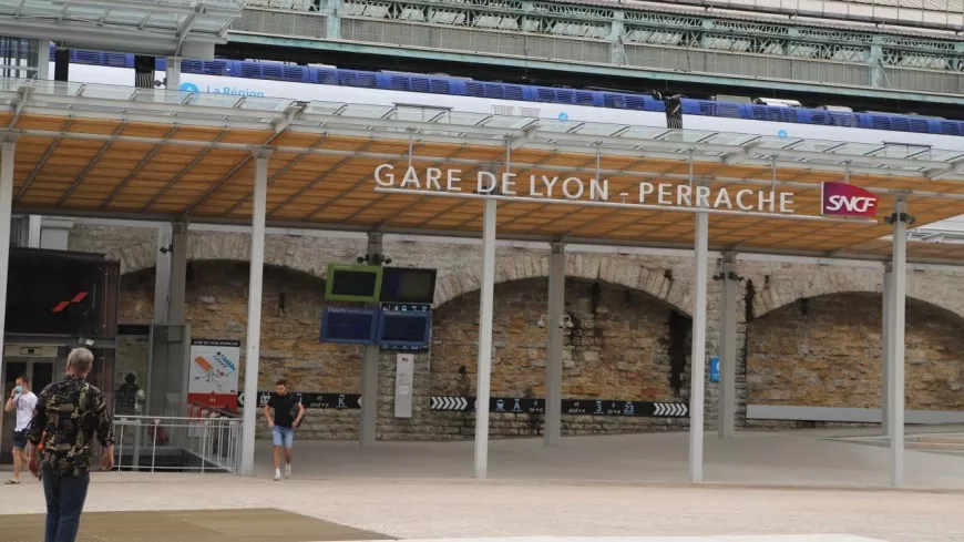 Lyon : il ne porte pas de masque dans la gare et menace de mort deux agents