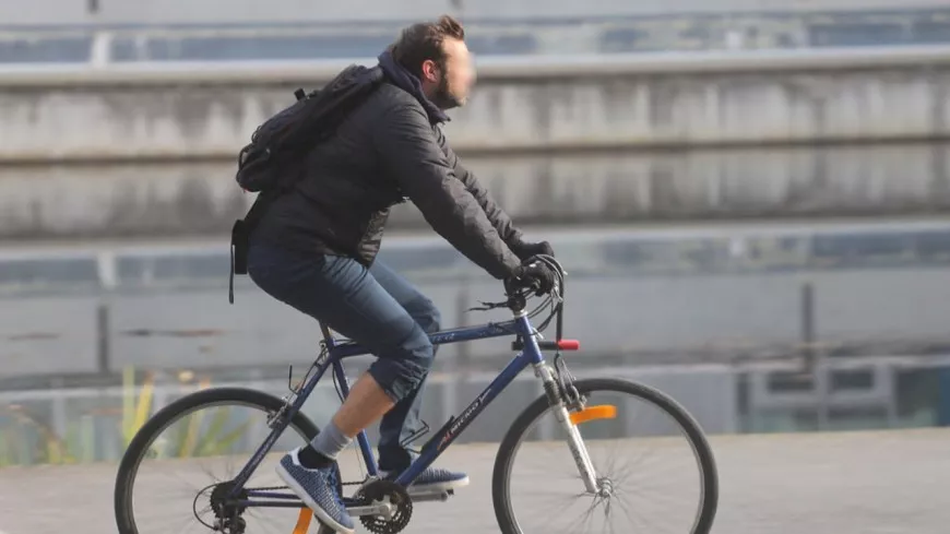 Se déplacer à pied ou à vélo a un impact positif sur la santé, selon une étude menée sur 50 agents de la Métropole de Lyon