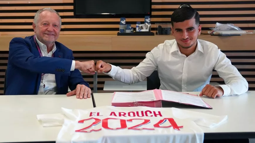 OL : Mohamed El Arouch signe son premier contrat professionnel