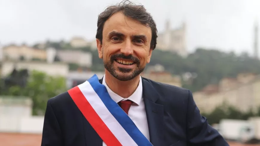Lyon : en vacances pour deux semaines, Grégory Doucet est remplacé par deux adjoints à la mairie