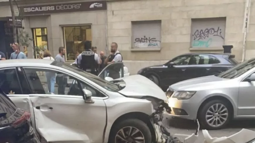 Lyon : armé d’un couteau, il vole une voiture puis s’encastre dans des véhicules