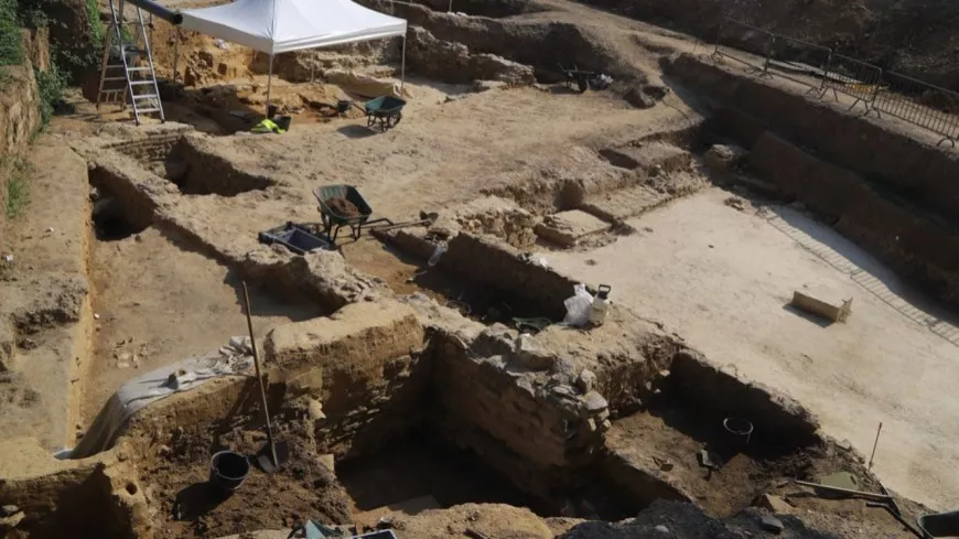 Près de Lyon : 8000 squelettes découverts sur le chantier d'un parking