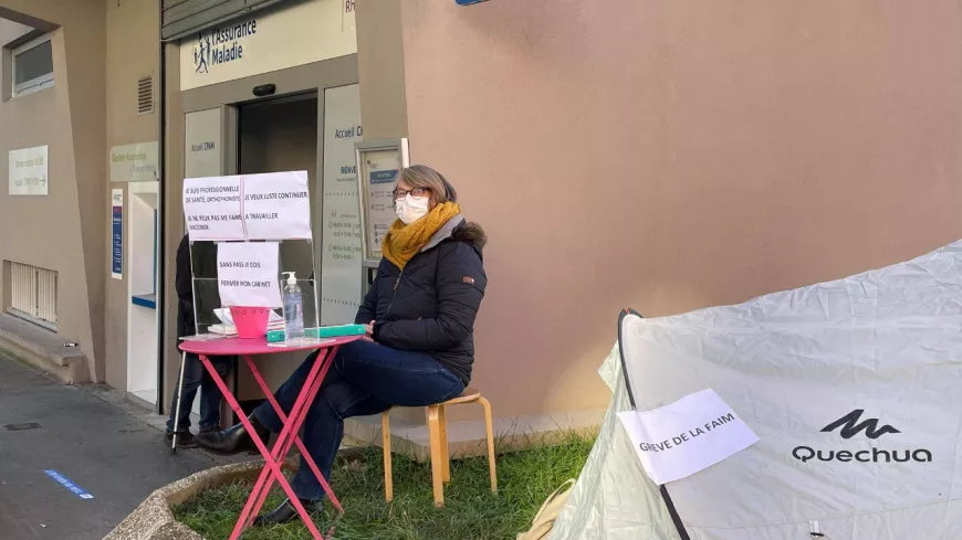 Lyon : non vaccinable, une orthophoniste en grève de la faim devant la CPAM car elle ne peut plus travailler (Màj)